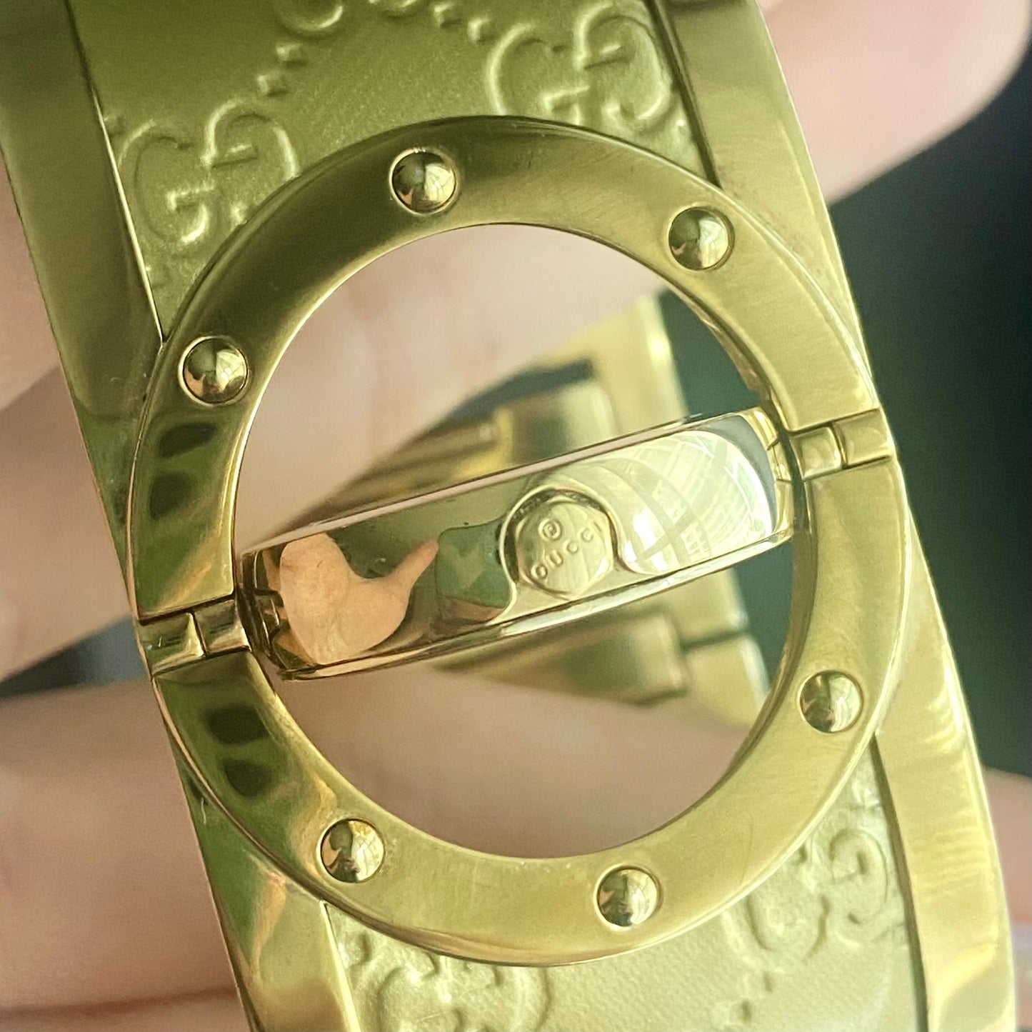 GUCCI 112 Twirl Gold Tone