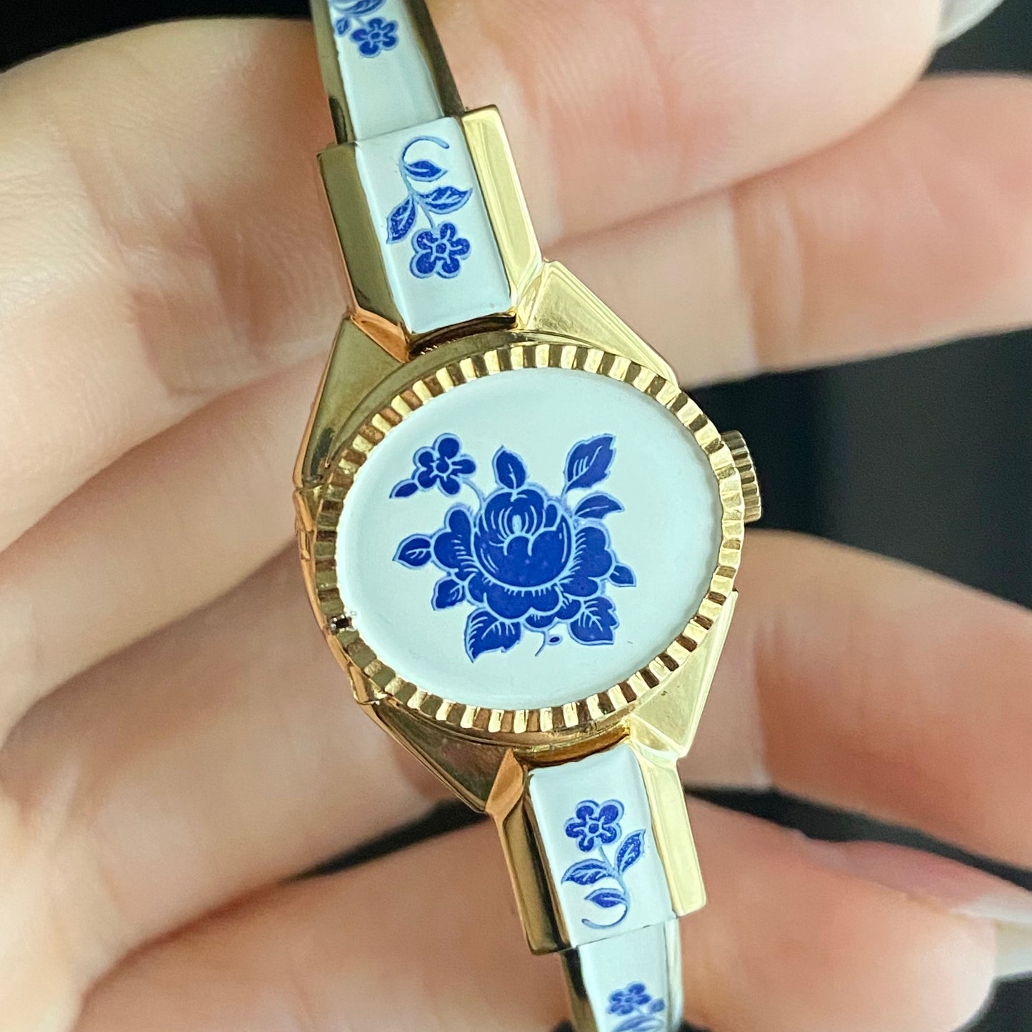 B-Watch Peony Peek-a-boo Vintage