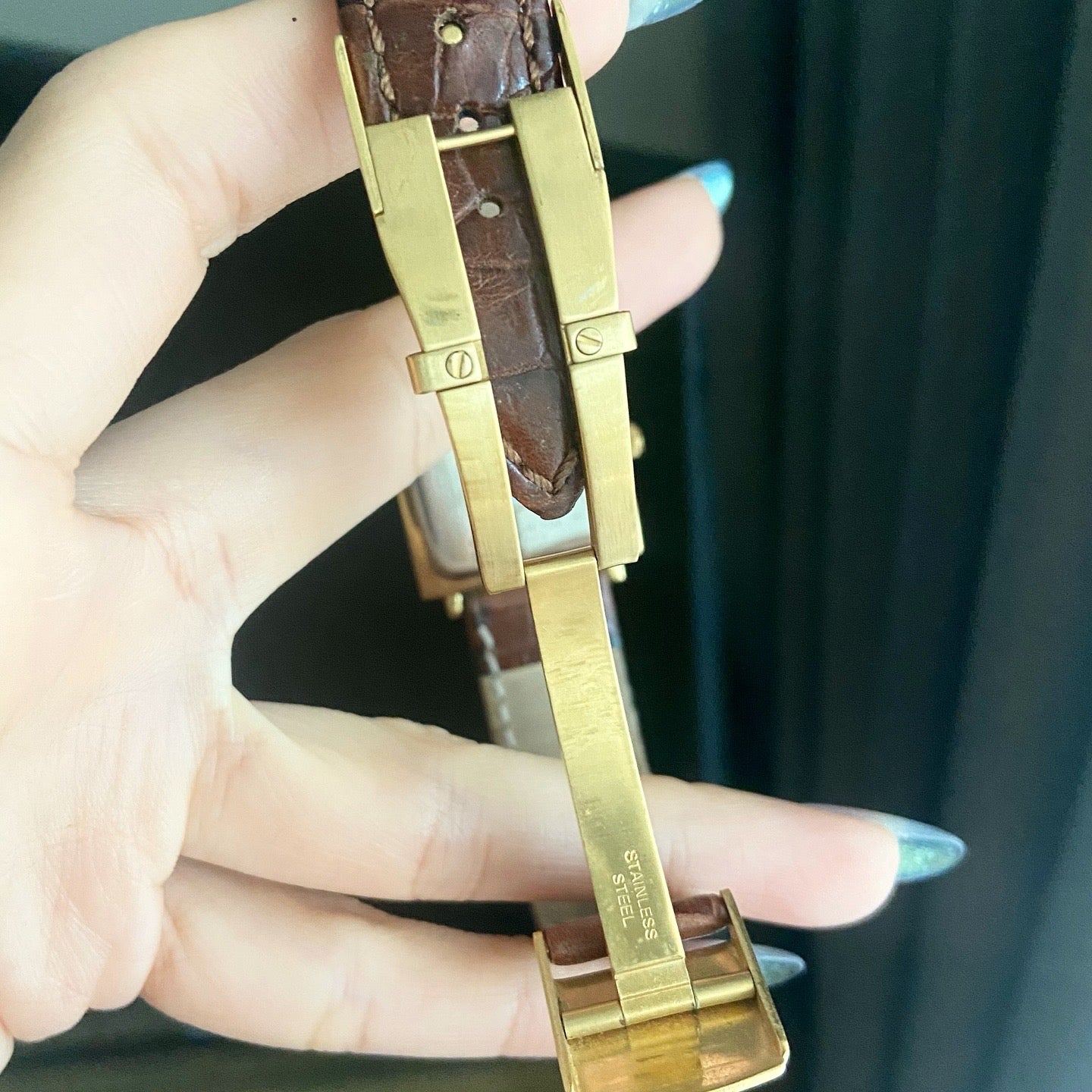 GIVENCHY Essence Gold Tone