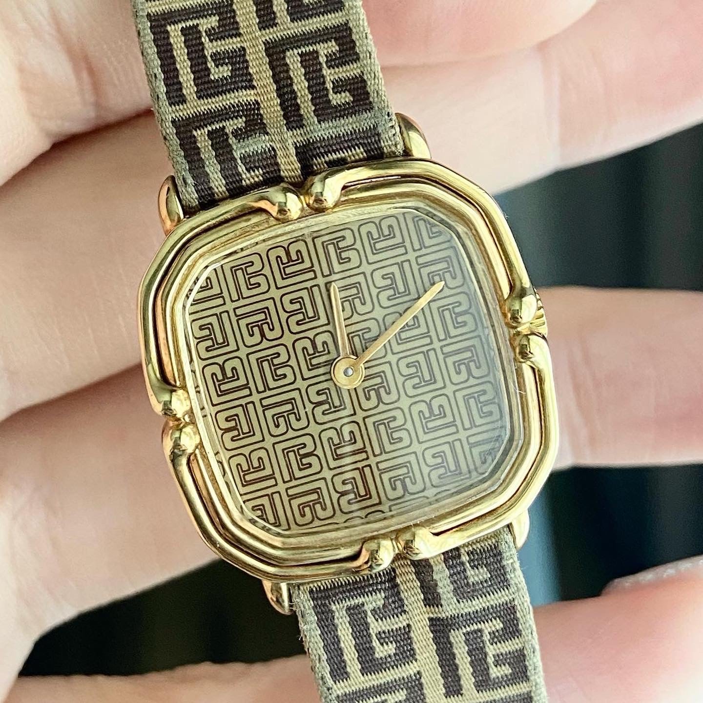 Pierre Balmain Hand-winding