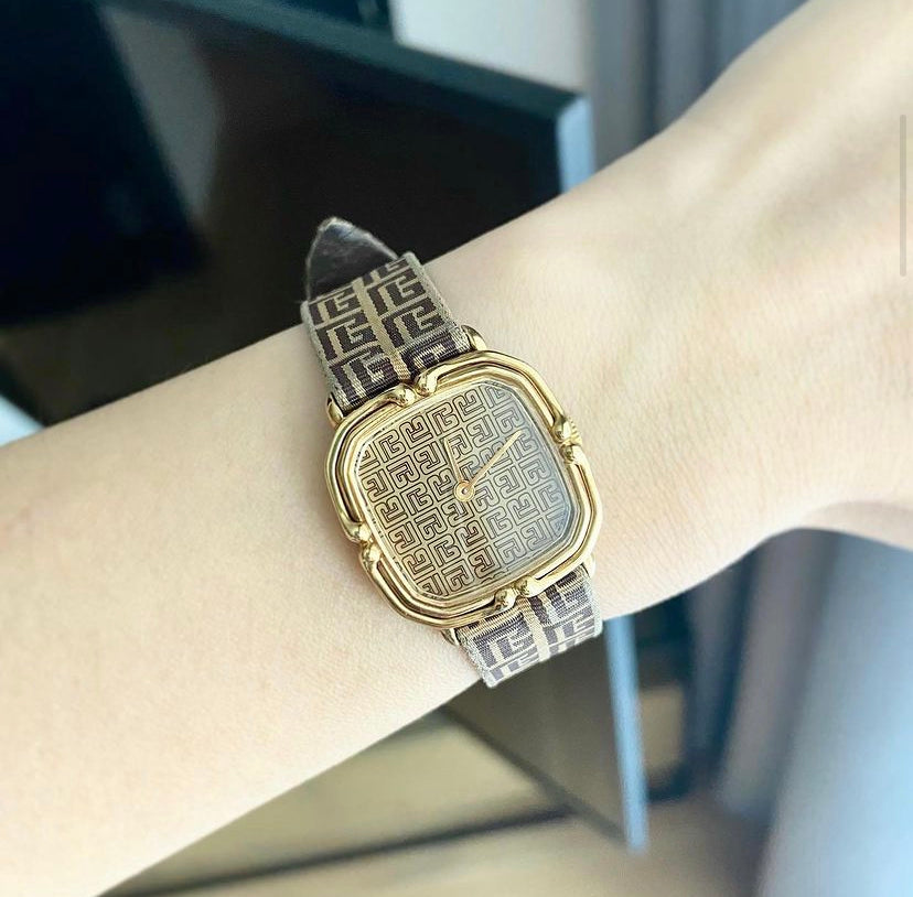 Pierre Balmain Hand-winding