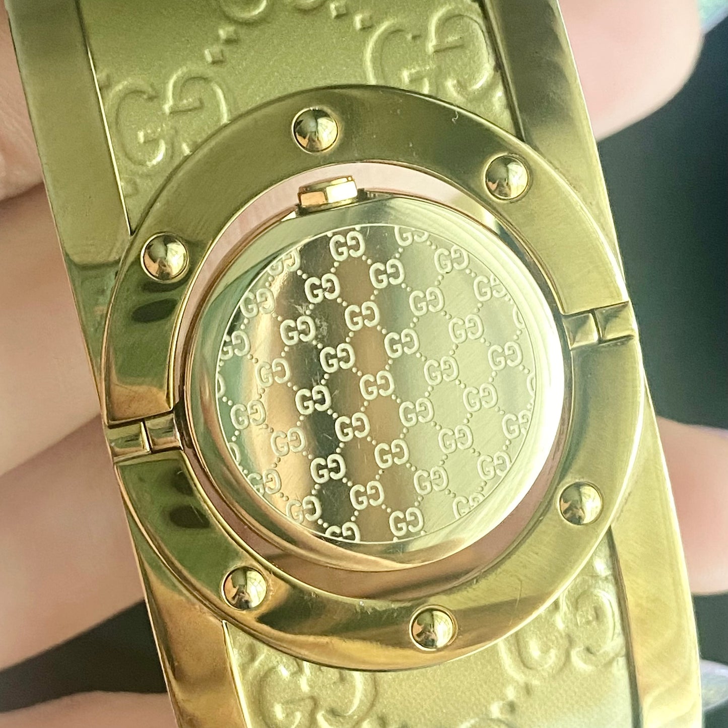 GUCCI 112 Twirl Gold Tone