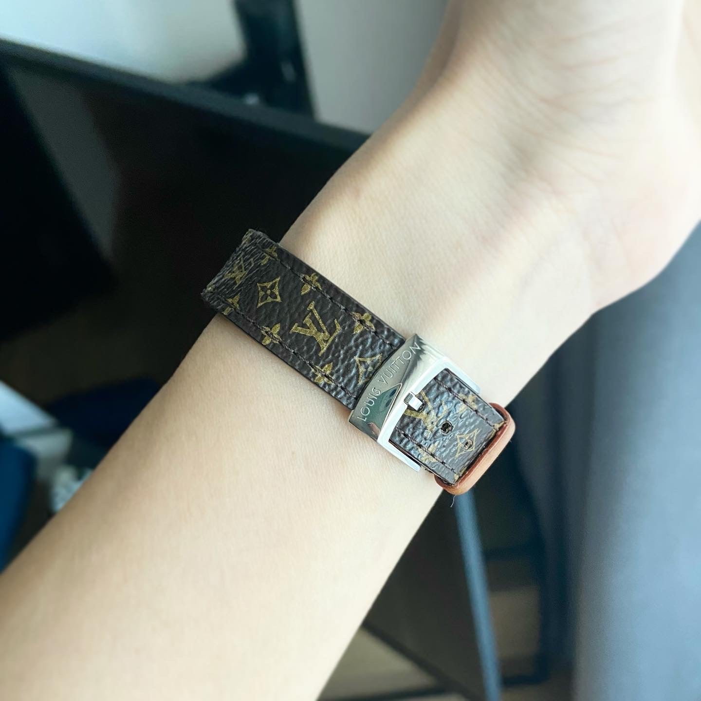 Louis Vuitton Q1211 Tambour Monogram