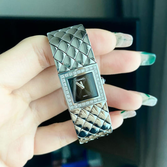 CHANEL Matelassé Diamonds