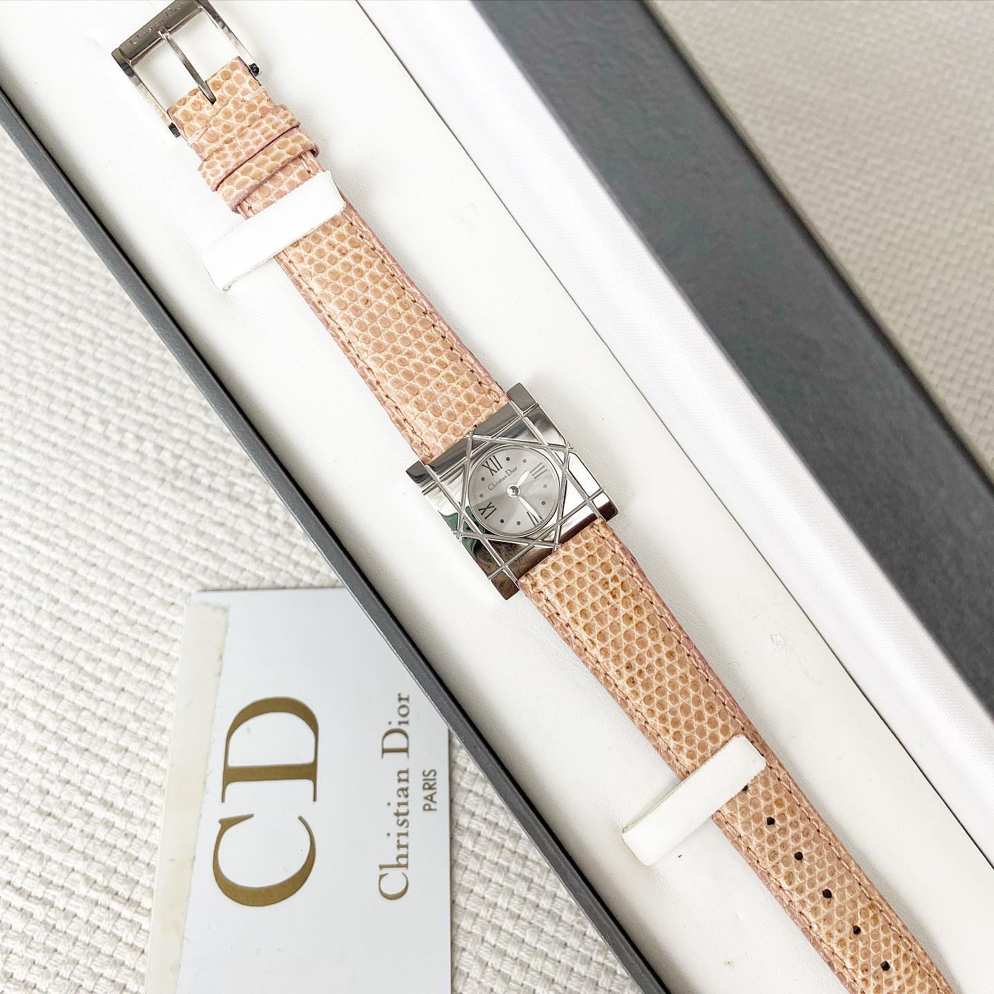 Christian Dior D82-100