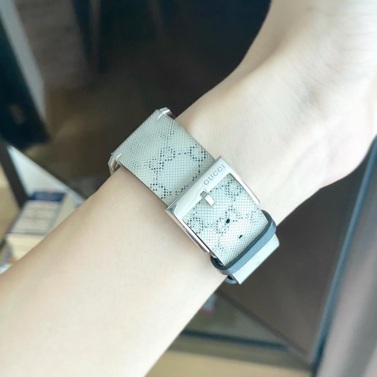 GUCCI G-Timeless Hologram