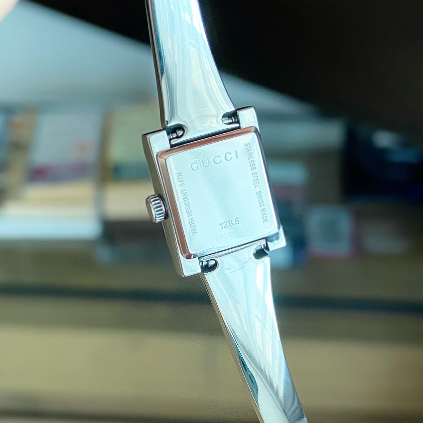 Gucci G-Frame YA128512