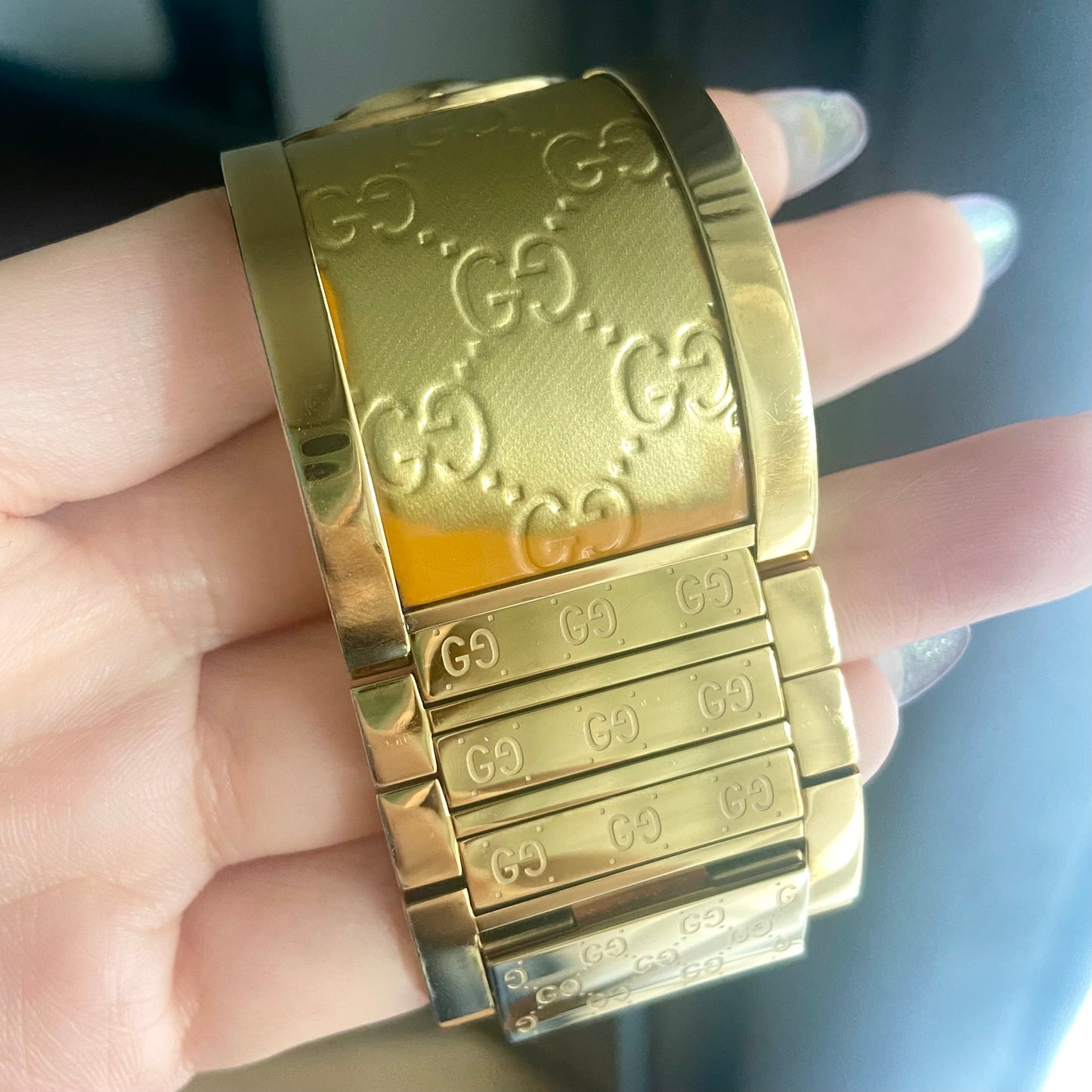 GUCCI 112 Twirl Gold Tone