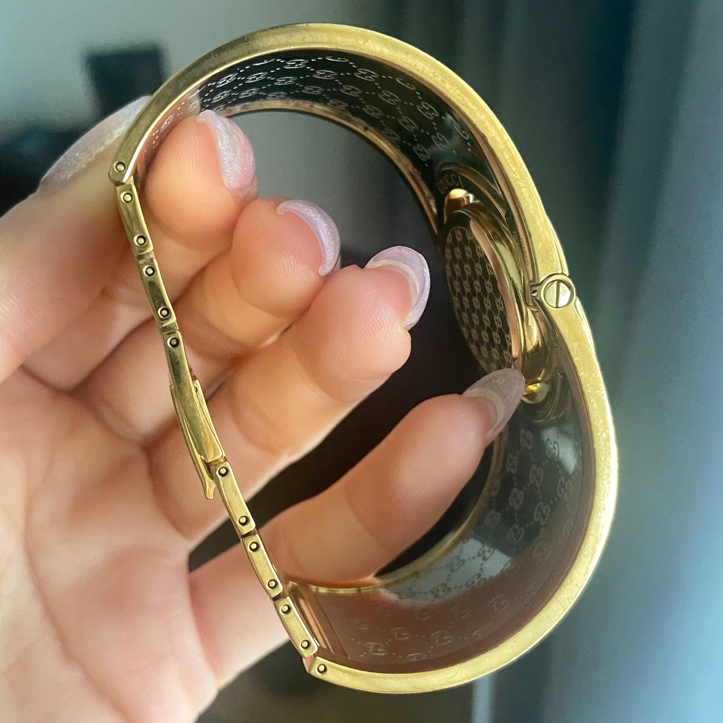 GUCCI 112 Twirl Gold Tone