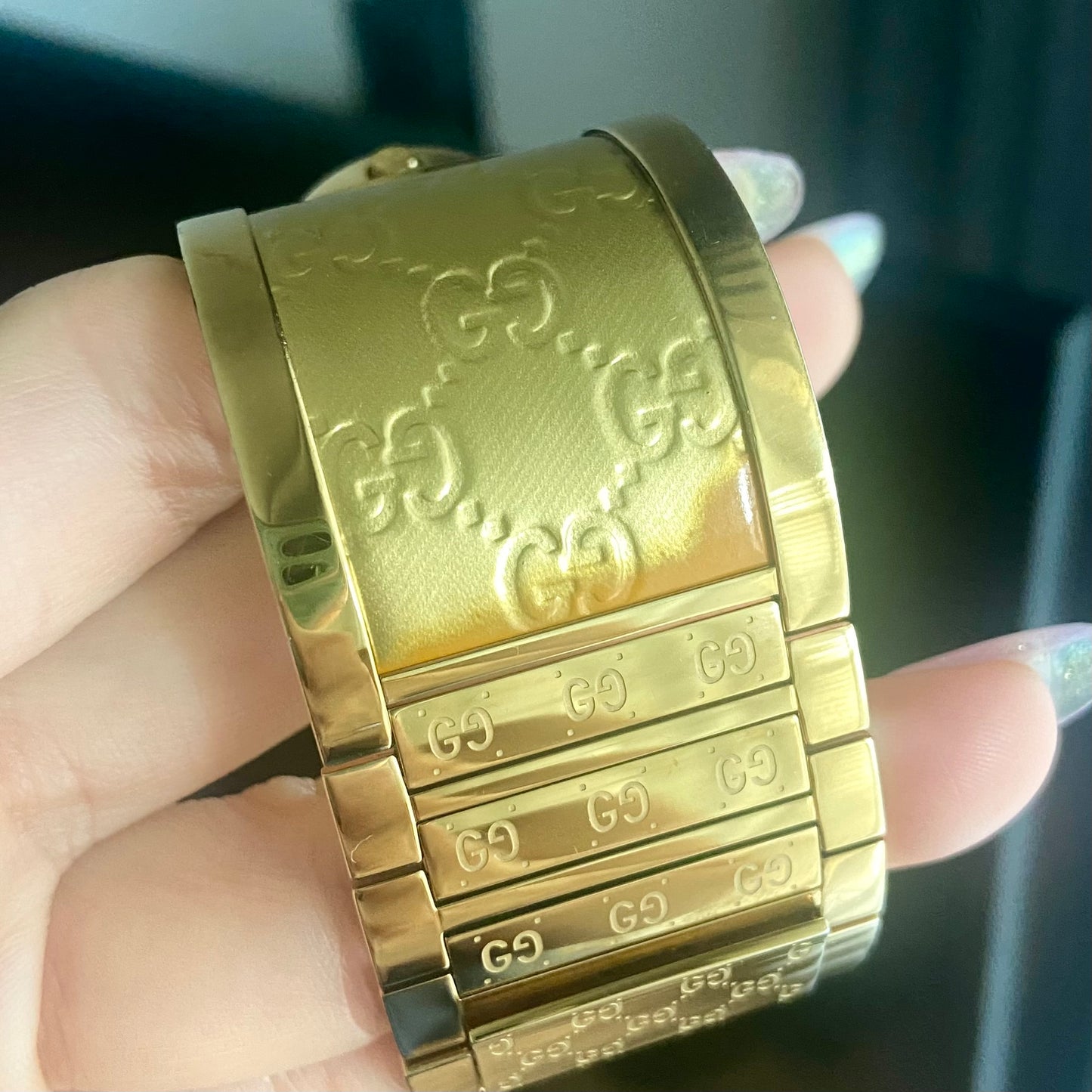 GUCCI 112 Twirl Gold Tone