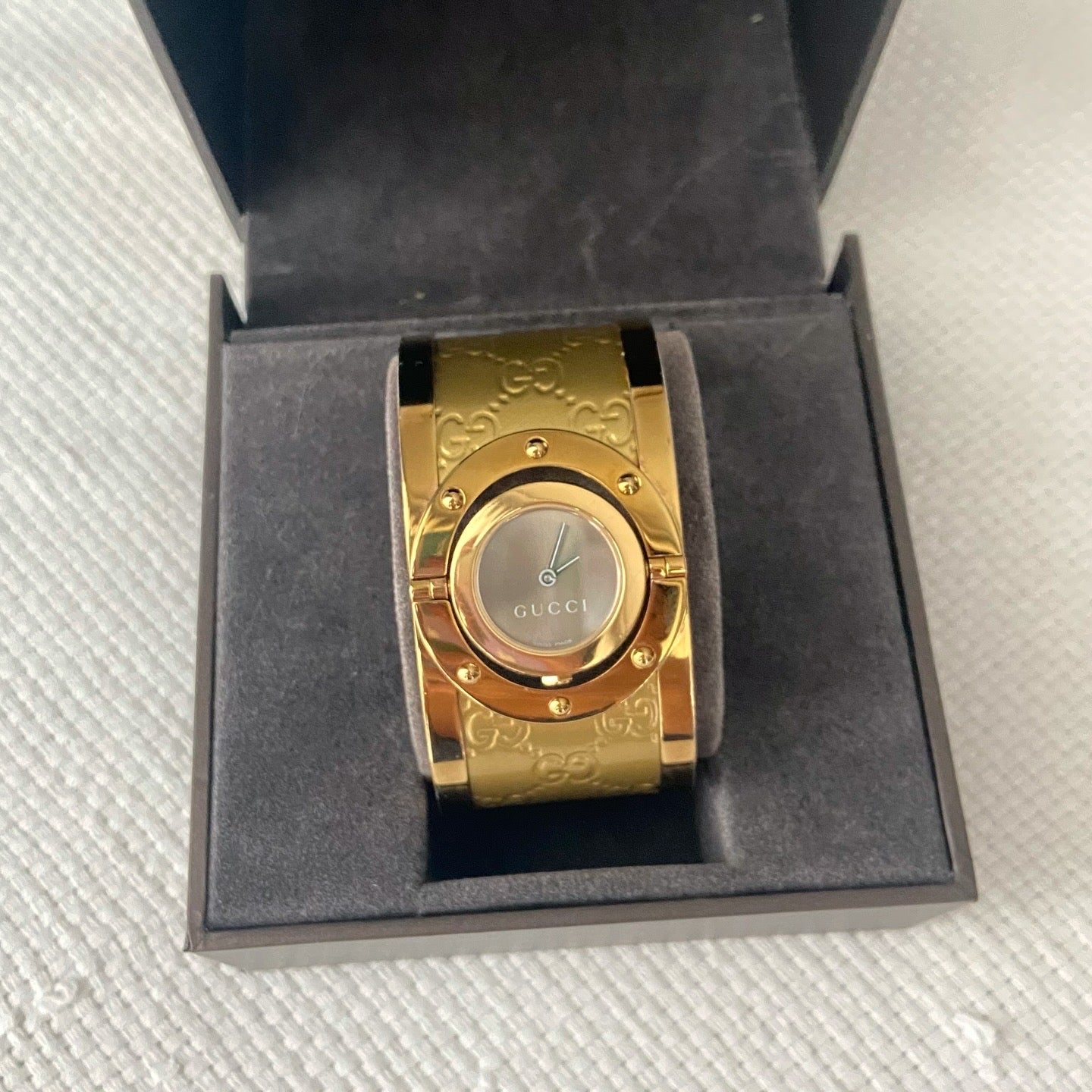 GUCCI 112 Twirl Gold Tone