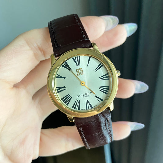 GIVENCHY Round Essence