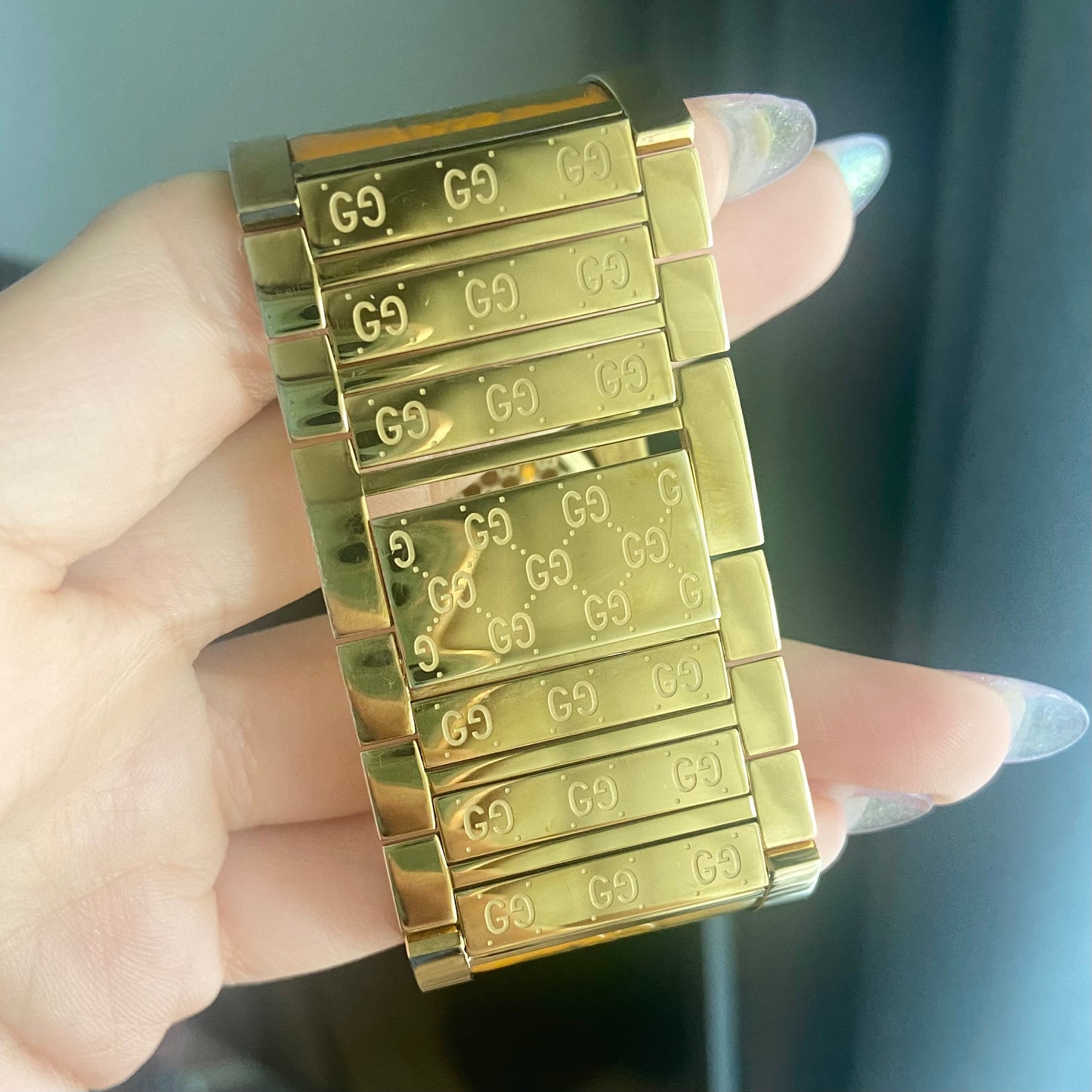 GUCCI 112 Twirl Gold Tone