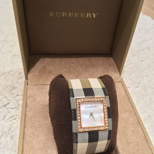 BURBERRY H684 Ladies Size SS