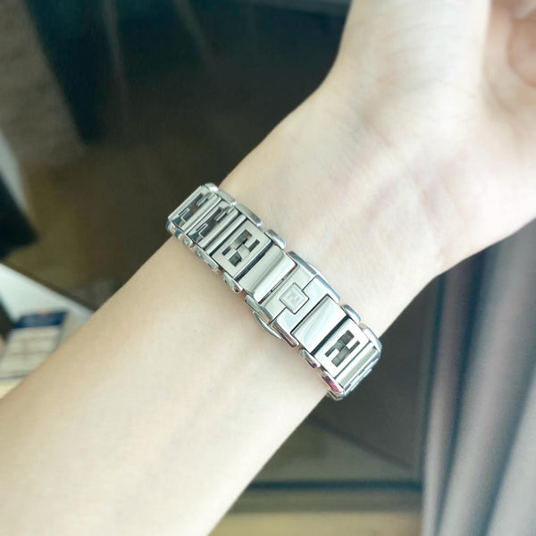 FENDI 1200L watch (Authenticity guaranteed)