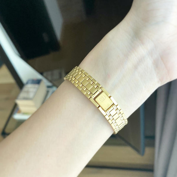 GUCCI 9200L watch (Authenticity guaranteed)